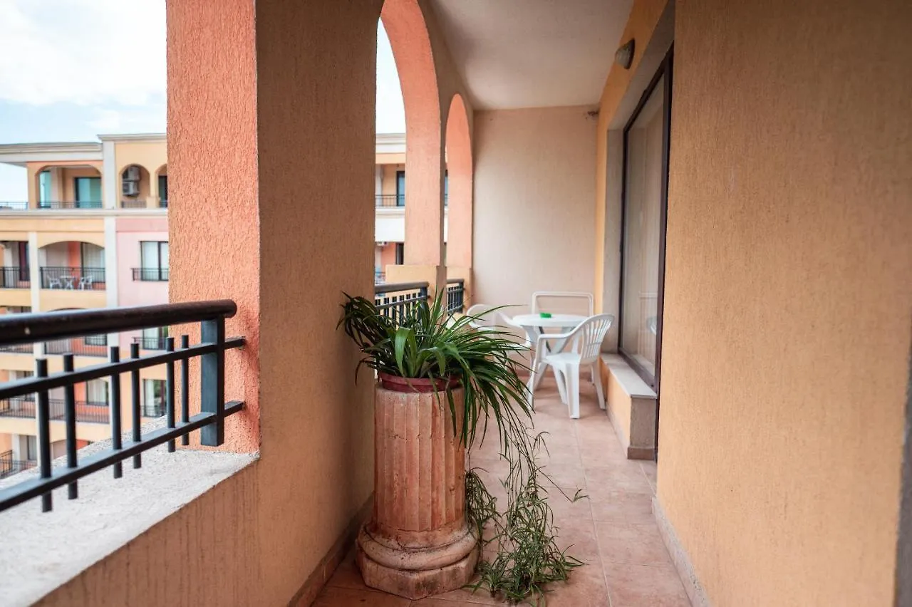 Hotel Paradise Green Park Golden Sands Aparthotel
