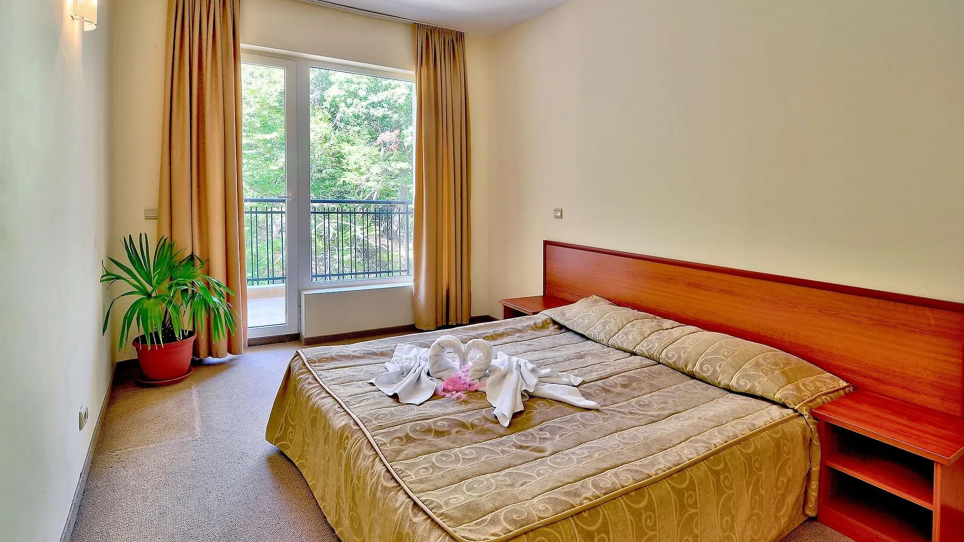 Hotel Paradise Green Park Golden Sands