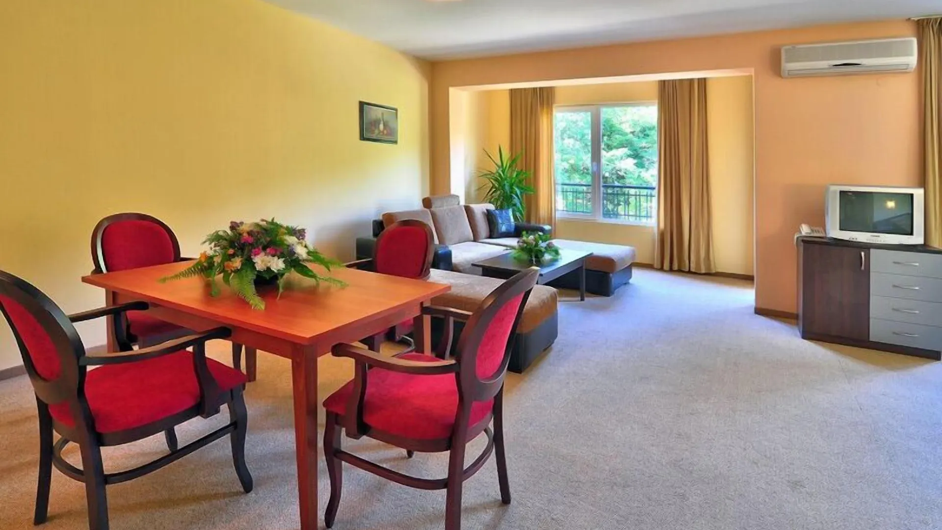 Aparthotel Hotel Paradise Green Park Golden Sands