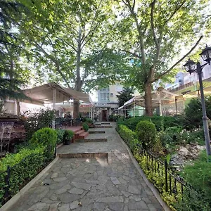 Apartament Near To Free