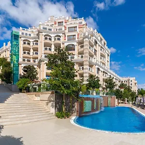 La Aparthotel