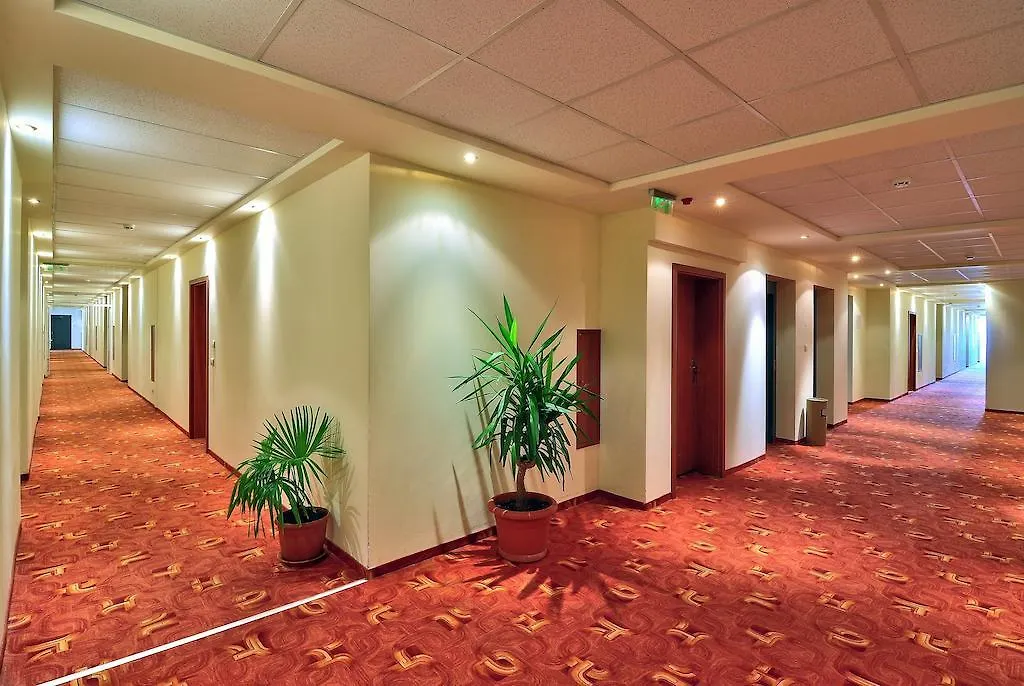 Hotel Paradise Green Park Golden Sands 3*,